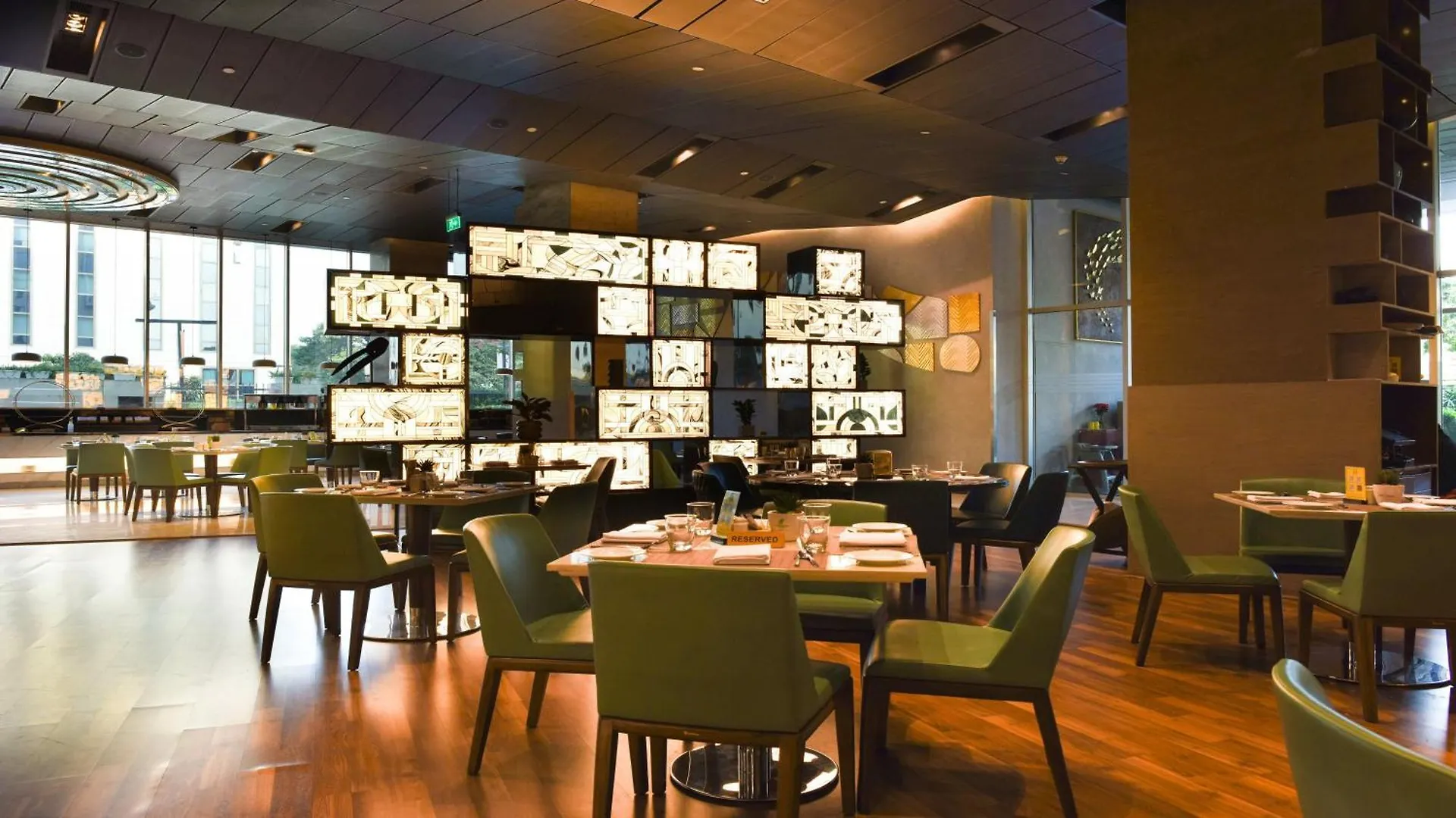 Holiday Inn New Delhi Aerocity By Ihg 5*,  Indien